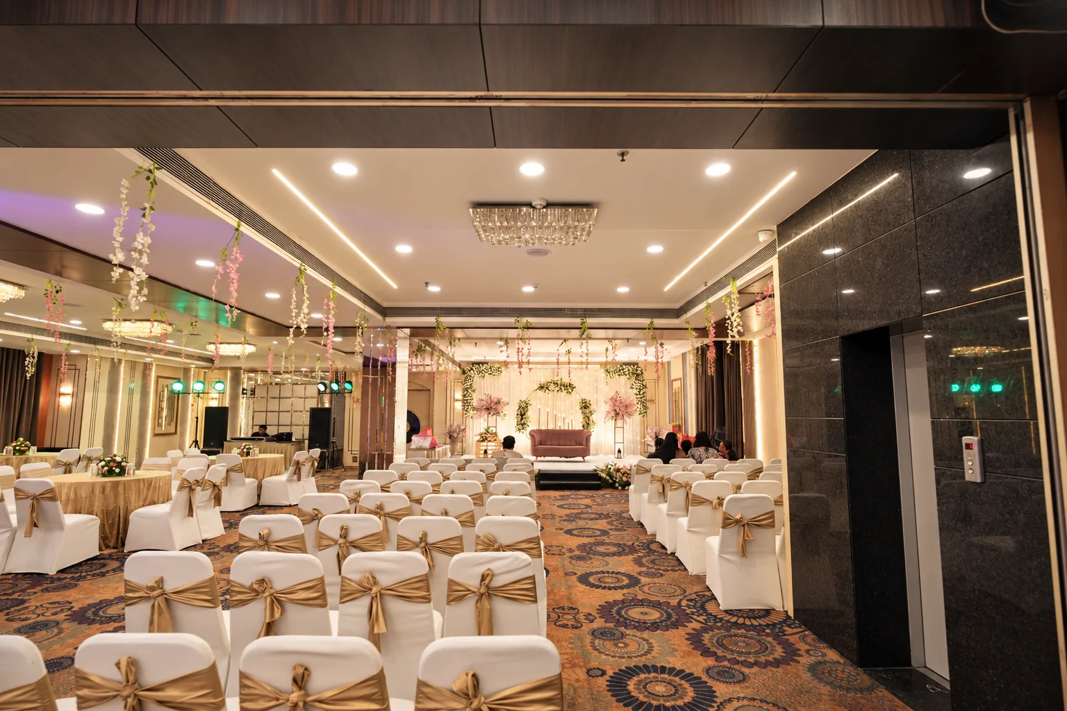 Banquet hall and stage at Hotel Ranbirs, Lucknow